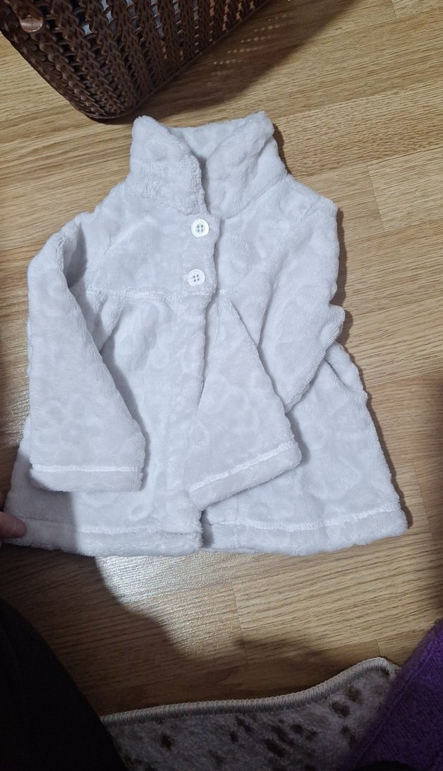 Kız Çocuk Beyaz Kürklü Rahat Kesim Ceket - Görsel 2