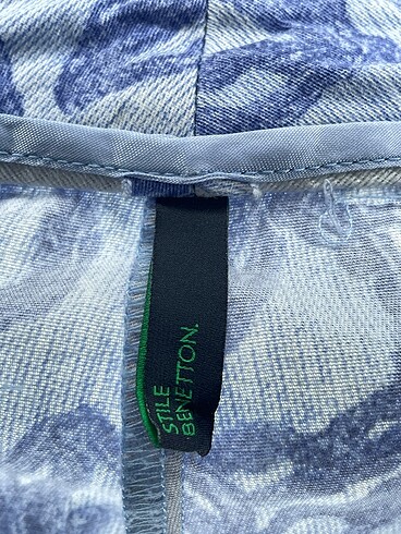 40 Beden çeşitli Renk Benetton Kumaş Pantolon %70 İndirimli.