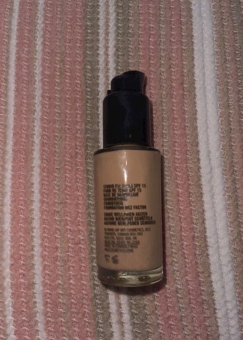 Beden MAC Studio Fix Fluid SPF 15 Fondöten