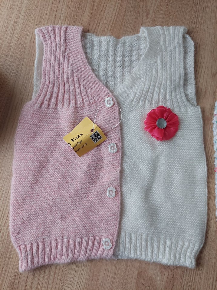 Kız Bebek Triko Süveter ve Yelek - Görsel 2