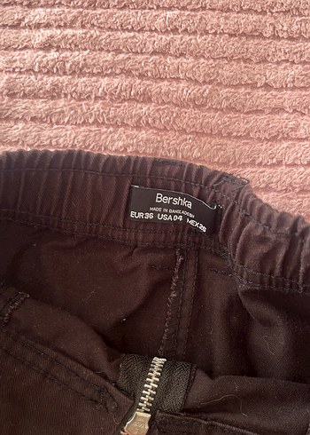 Bershka Siyah Duz Pantolon