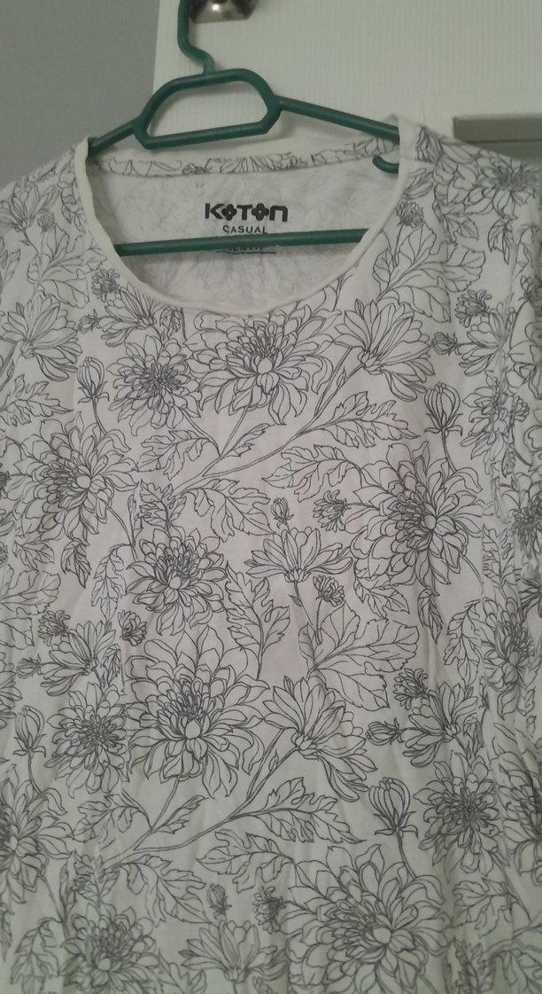 Bohem Gri Çiçek Desenli Tişörtü - Görsel 3