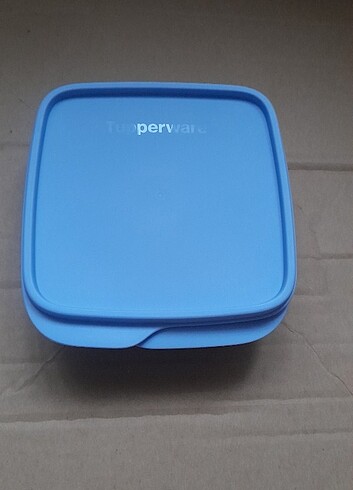 Tupperware 