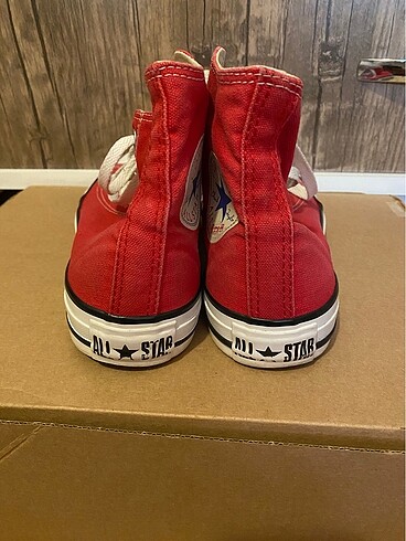 37,5 Beden kırmızı Renk Kırmızı Converse