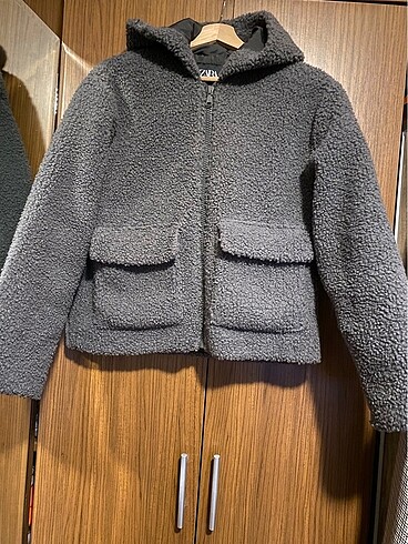 Zara Kapüşonlu Peluş Mont