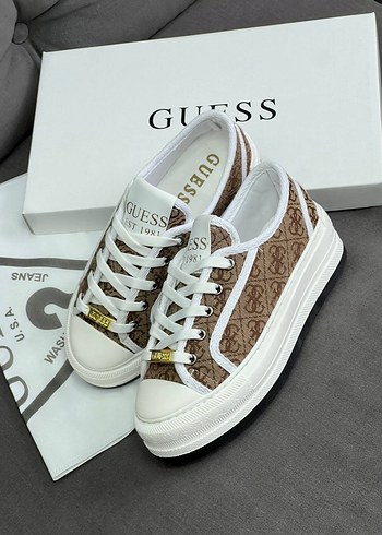 Guess Monogramli Beyaz Sneaker