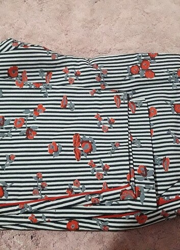 50 Beden Çiçek desenli paçaları yırtmaçlı büyük beden kadın pantalon