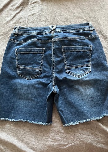 31 Beden Düğmeli Kadın Mini Kot Şort
