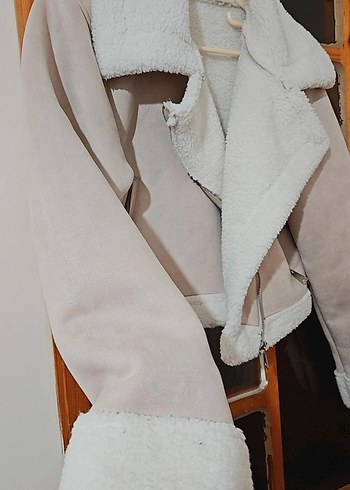 Kürk Detaylı Bej Mini Kadın Ceket - Görsel 2