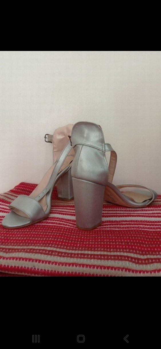 Gri Tokalı Kadın Topuklu Sandalet - Görsel 2
