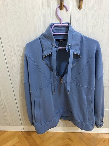 Mavi sweatshirt