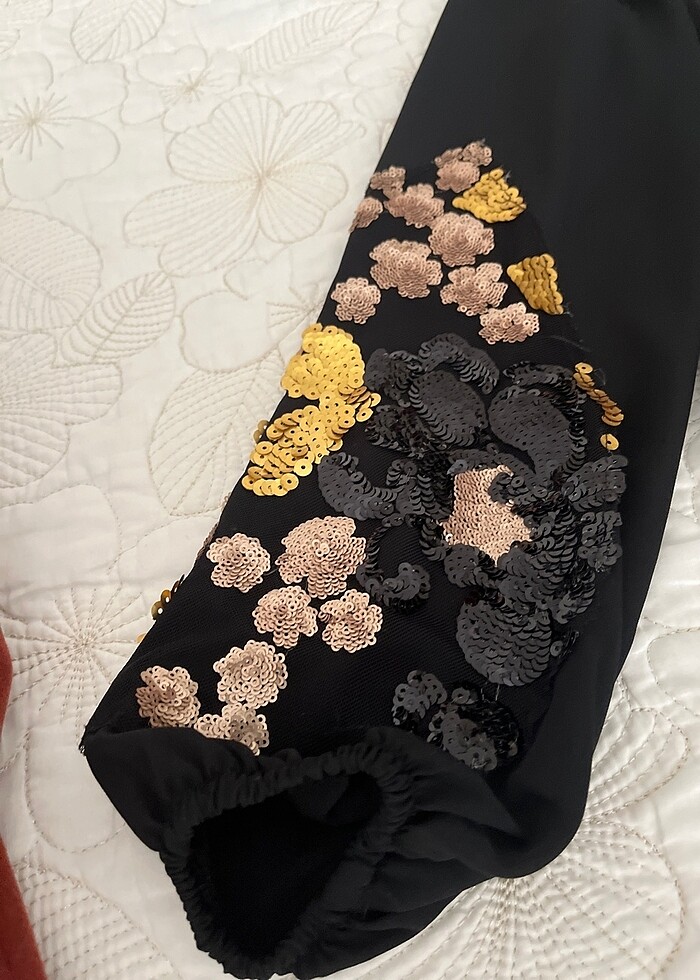 Pul payet kol detaylı bluz - Görsel 2