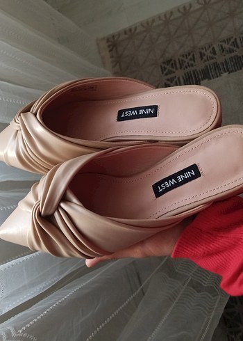 35 Beden Nine West Bej Pliseli Dolgu Topuk Terlik
