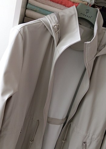 gri renk yağmurluk - Görsel 3