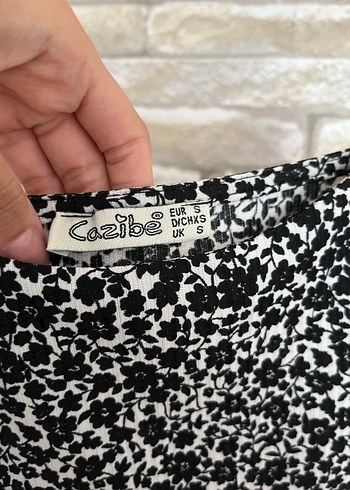 Diğer Dantel Detaylı Siyah Desenli Mini Crop Top