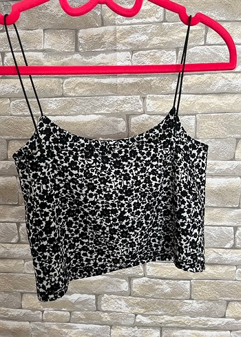 s Beden Dantel Detaylı Siyah Desenli Mini Crop Top