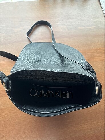 Beden siyah Renk Calvin Klein Omuz Çantası