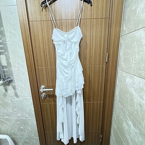 Beyaz elbise
