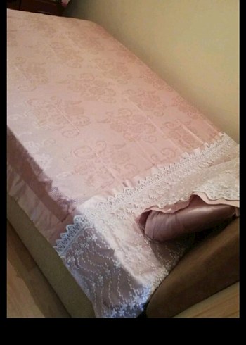 Nakışlı Pembe Yatak Örtüsü