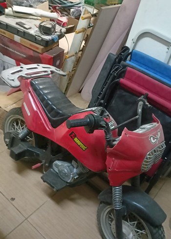 Koyu Kırmızı Üç Tekerlekli Bisiklet - Görsel 2