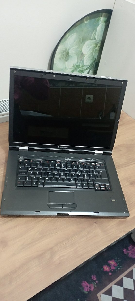 Lenovo Siyah Dizüstü Bilgisayar - Görsel 2
