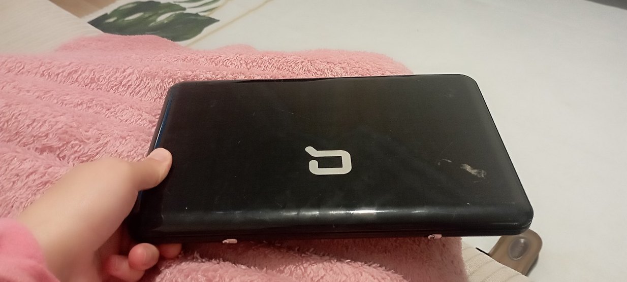 Siyah Compaq Mini Dizüstü Bilgisayar - Görsel 3