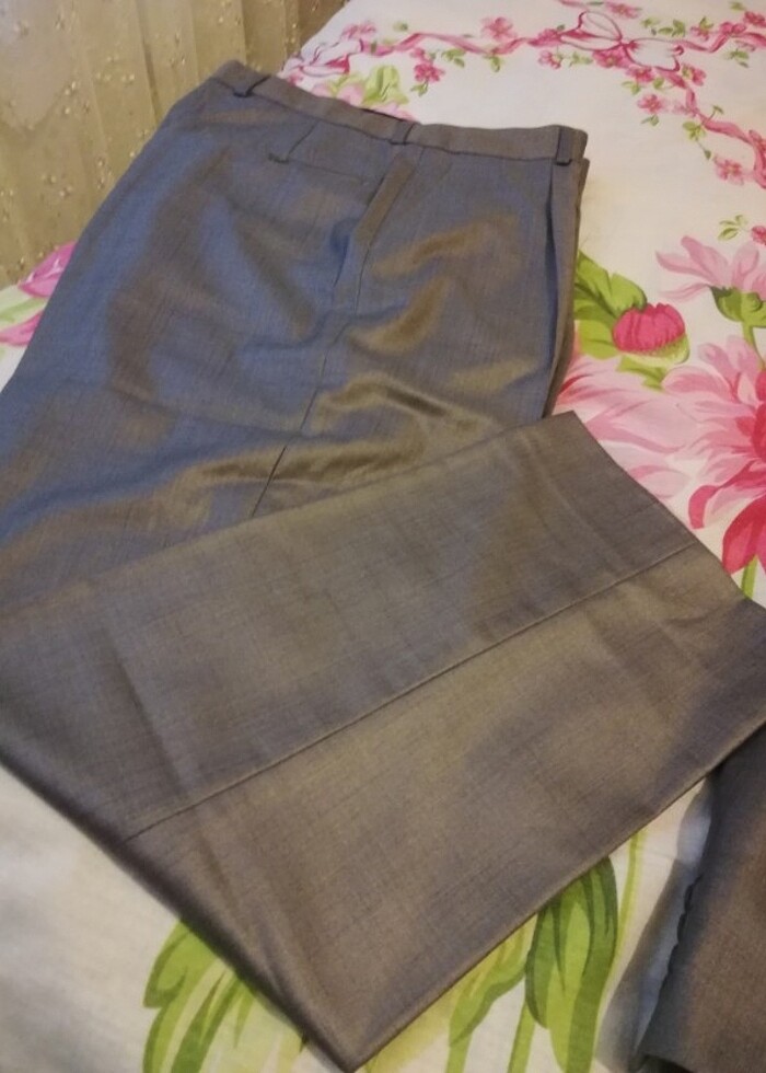 Takım elbise hiç giyilmedi ihtiyaç fazlası oldugu için satıyorum - Görsel 3