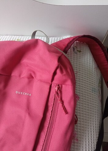 Decathlon pembe su gecırmez spor cantası