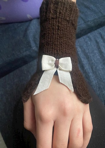 Kahverengi Örgü Kadın Eldiveni Fiyonklu - Görsel 2