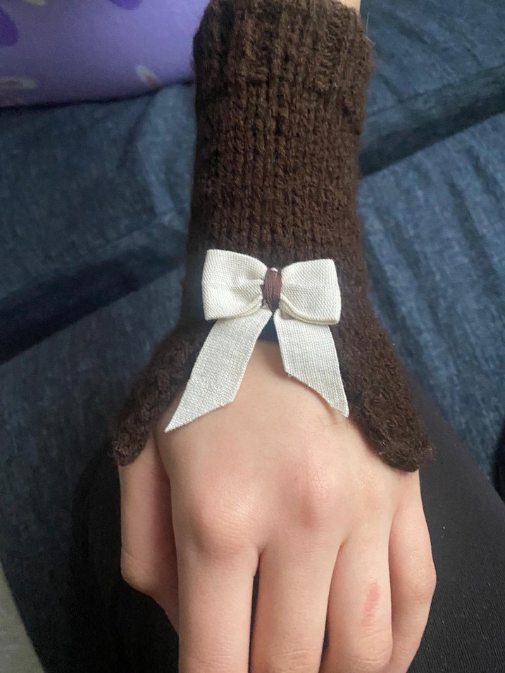 Kahverengi Örgü Kadın Eldiveni Fiyonklu - Görsel 2