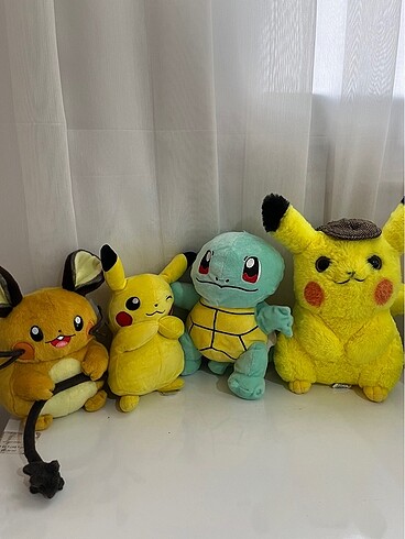 Pikachu peluş oyuncakları