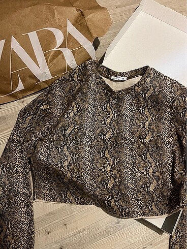 Zara sweat