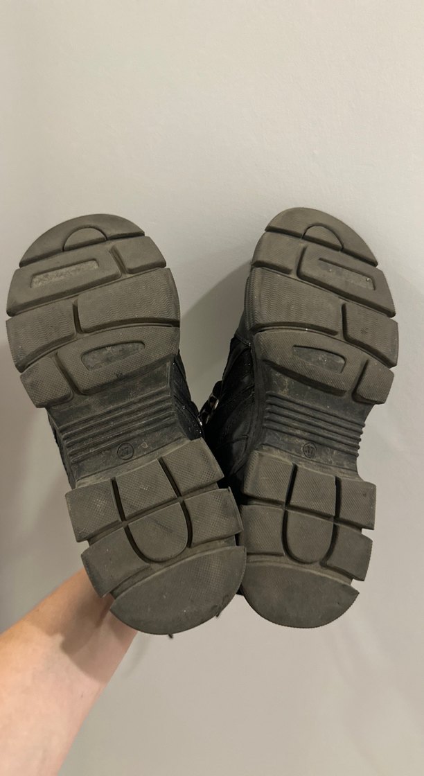 Siyah bot - Görsel 3