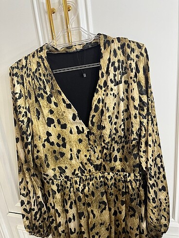 Saten leopar elbise