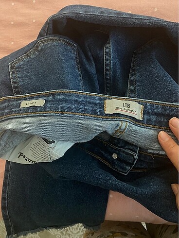 29 Beden mavi Renk Mavi jean