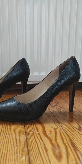 38,5 Beden siyah Renk Nine West tpuklu sorunu yok