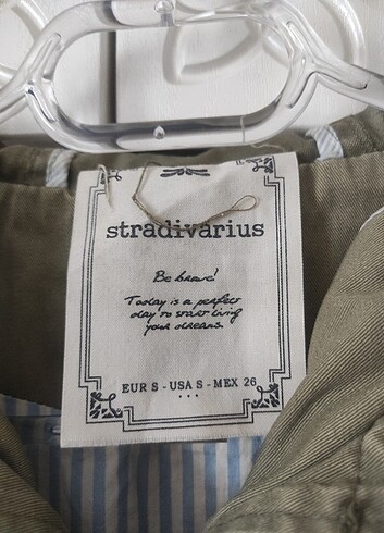 s Beden Stradivarius trençkot 