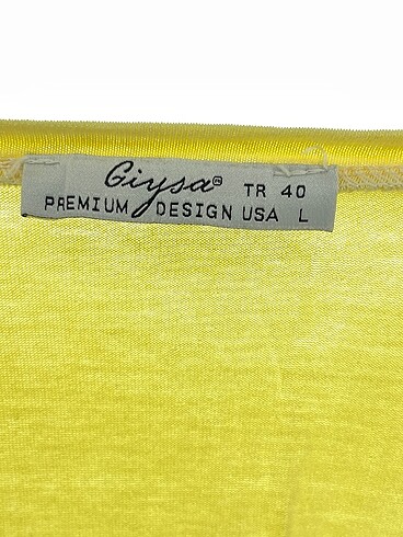 l Beden sarı Renk PreLoved T-shirt %70 İndirimli.