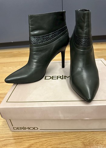 Koyu yeşil Yılan Desenli Deri Stiletto Bot no:40 - Görsel 2