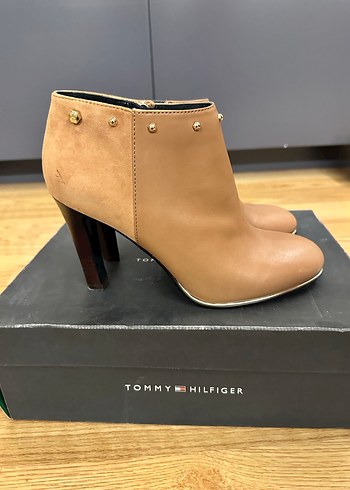 Orjinal Tommy Hilfiger Bej Süet Topuklu Kadın Bot - Görsel 4