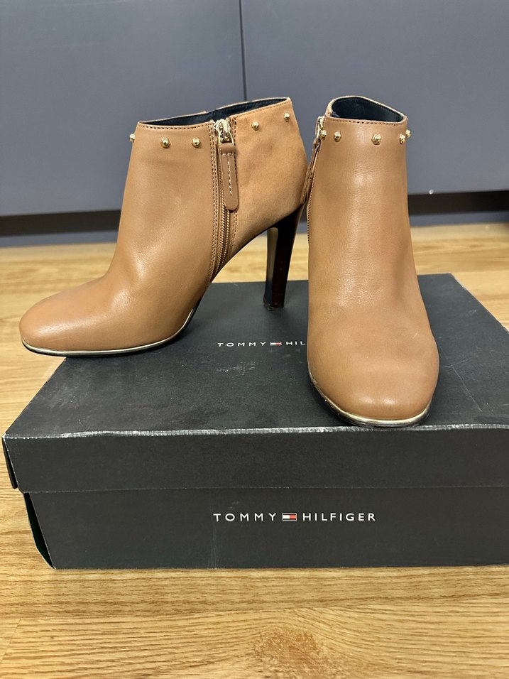 Orjinal Tommy Hilfiger Bej Süet Topuklu Kadın Bot - Görsel 2