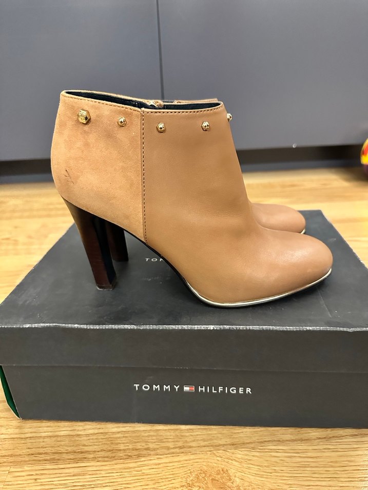Orjinal Tommy Hilfiger Bej Süet Topuklu Kadın Bot - Görsel 4