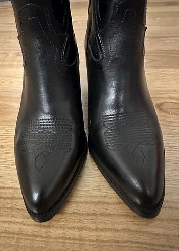 LOIE Siyah Deri Stiletto Topuklu Bot - Görsel 4