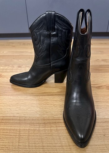 LOIE Siyah Deri Stiletto Topuklu Bot - Görsel 3