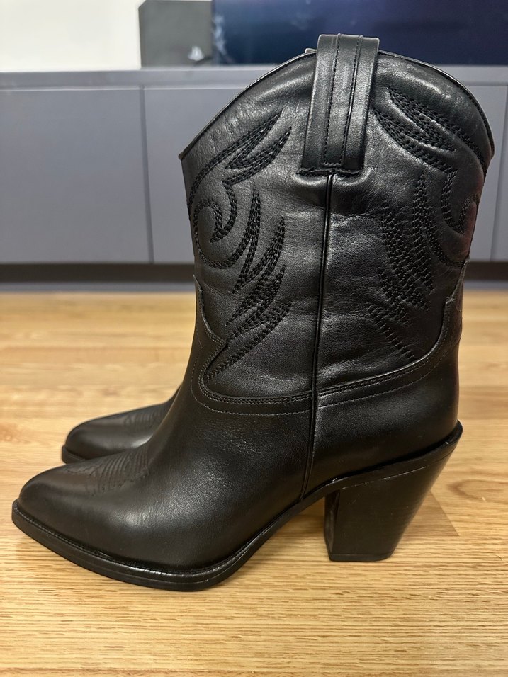 LOIE Siyah Deri Stiletto Topuklu Bot - Görsel 2