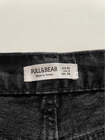 36 Beden Pull & Bear Siyah Şort