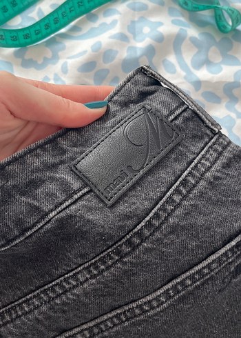 Gri Mini Kot Şort - Görsel 5