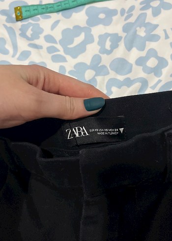 Kadın Siyah Mini Yüksek Bel Kemerli Şort - Görsel 2