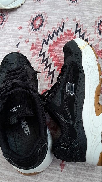 39 Beden Skechers spor ayakkabı