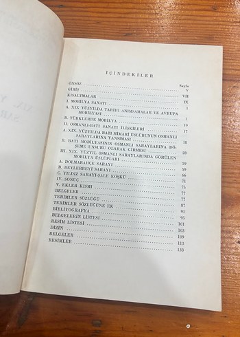 XIX. Yüzyıl Osmanlı Saray Mobilyası Kitabı